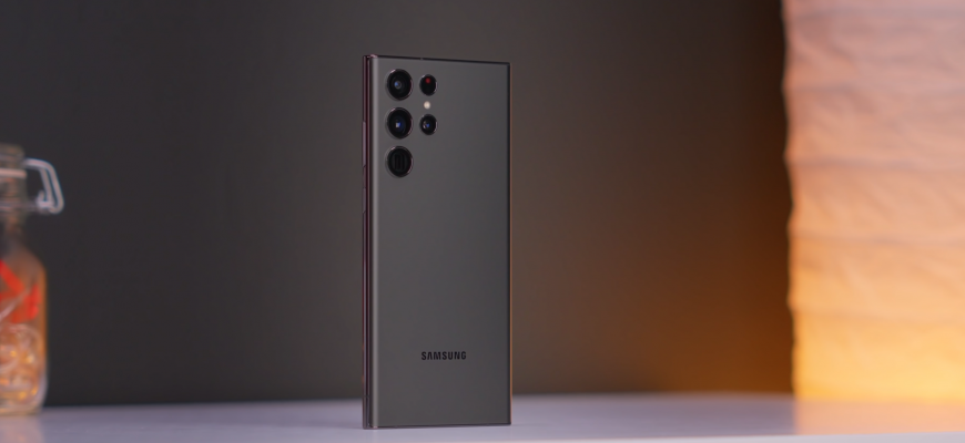 Samsung пообещала исправить проблему с «артефактами» на дисплеях Galaxy S22 Ultra в ближайшее время