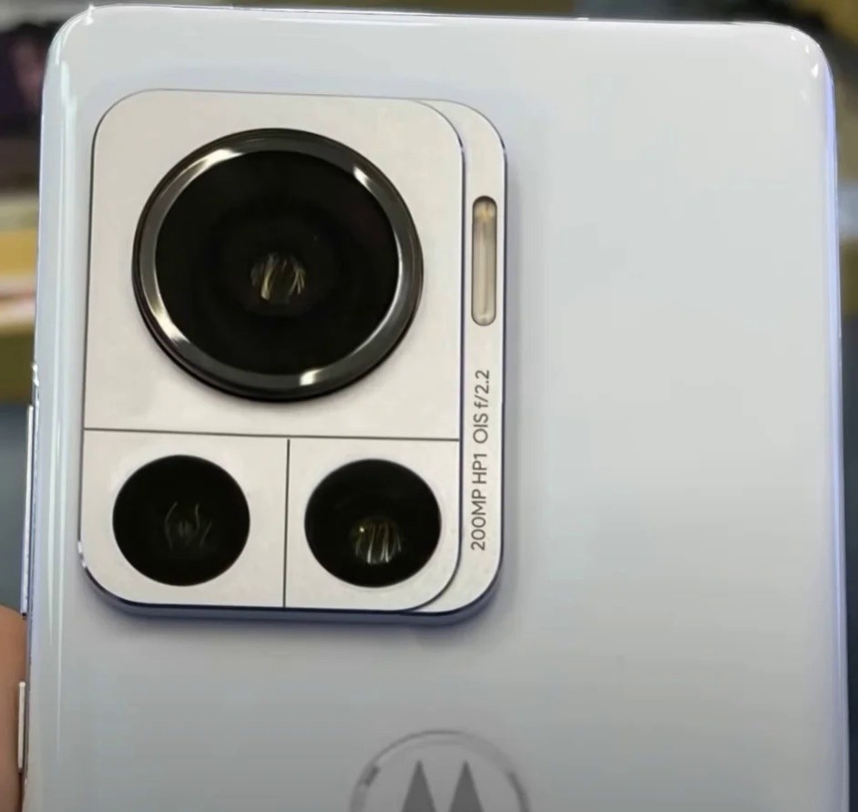 Смартфон с камерой Samsung на 200 Мп засветился в сети