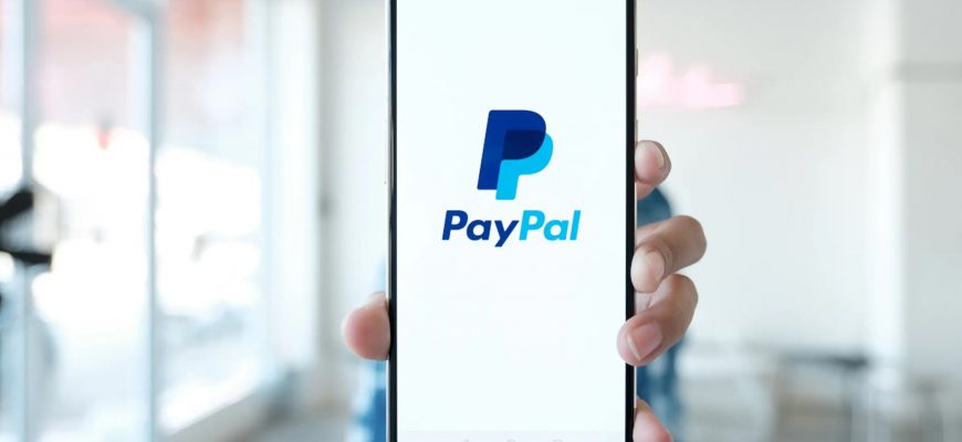 Платежная система PayPal приостановила предоставление услуг в России
