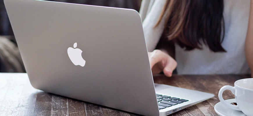 Ноутбуки Apple MacBook предлагают за 1 миллион рублей