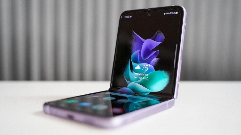 Обнародованы предполагаемые характеристики Samsung Galaxy Z Flip 4