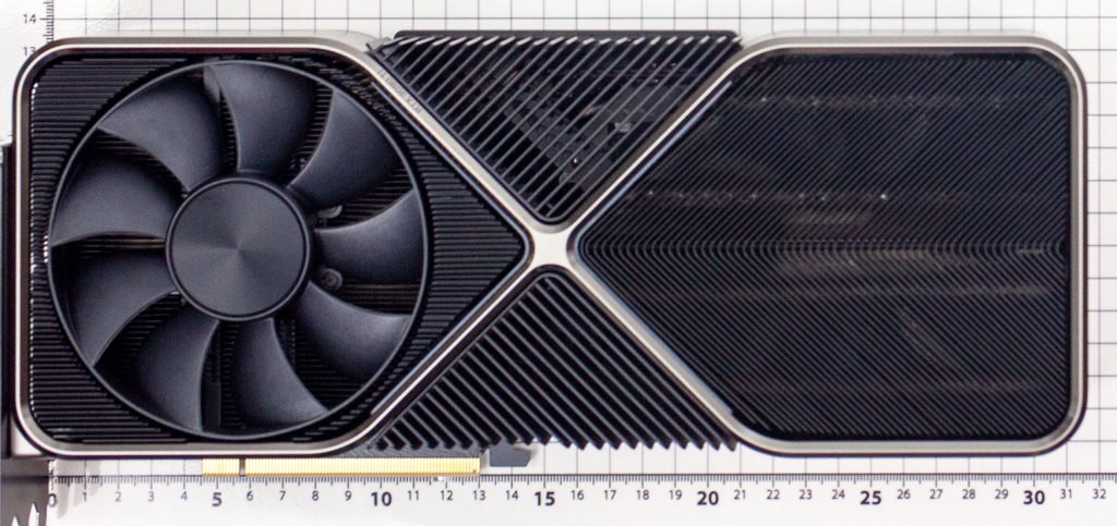 В сети появилось фото таинственной видеокарты GeForce RTX 3090 SUPER